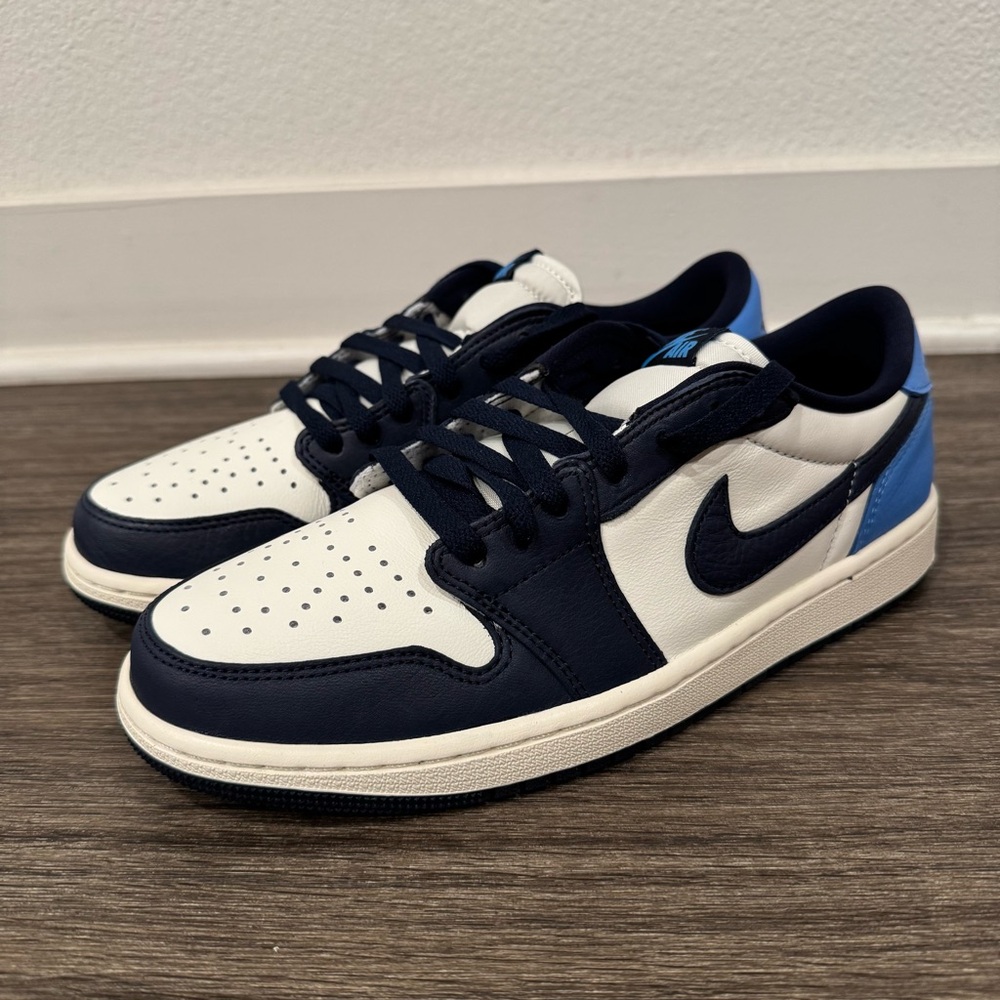 Air Jordan 1 Retro Low sz 10 - Picture 2 of 5